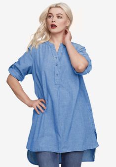 An easy, lightweight tunic is a must-have as the temps warm up. This Henley neckline style with a 3/4 sleeves with button roll-tabs & an inverted pleat at Rolled Jeans, Tokyo Street Fashion, Women's Henley, Hipster Grunge, Soft Grunge, Grunge Style, Doc Martens, Grunge Outfits, Dr. Martens