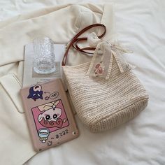 Material: Straw Size: 20*13*6 cm / 7.9*5.1*2.4 in Cottagecore Outfit Ideas, Boogzel Apparel, Cottagecore Picnic, Rhinestone Outfit, Cottagecore Outfit, Aesthetic Bag, Aesthetic Accessories, Picnic Aesthetic, Cottagecore Clothes