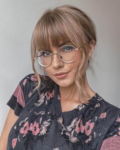 Short Forehead Bangs, Hairstyles For Small Foreheads, Small Forehead Hairstyles, Forehead Hairstyles, Dye Hairstyles, Hair Big Forehead, Half Colored Hair, Center Part Hairstyles, Bangs And Glasses