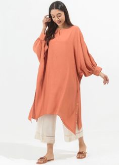 Dazzling Designs: Fancy Dresses to Elevate Your Bakra Eid Style Bakra Eid, Luxury Pret, Kaftan Designs, Simple Kurta Designs, Pakistani Fashion Casual, Stylish Short Dresses, Modest Dresses Casual, Dress Design Patterns, Trendy Dress Outfits