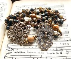 Large wire wrapped bronze rosary, Twin Hearts, FSSPX, traditional catholic rosary beads, Sacred and Immaculate Heart, Rosenkranz-Atelier by RosenkranzAtelier on Etsy Immaculate Heart, The Holy Land, Data Processing, Rosary Beads, Holy Land, Gold Glass