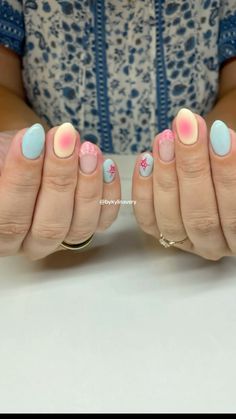 Cute Preppy Acrylic Nails, Super Short Dip Nails, Easy Beginner Nails, Easy Nail Inspo Short, Simple Short Summer Nails, Summer Nail Inspo Simple, Preppy Nails Acrylic, Nails For Beach