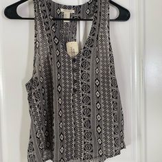 Forever 21 Tank Top Size Is Small (Never Worn) Forever 21 Cheap Cropped Tank Top, Forever21 Tops, Forever 21 Tops, Forever 21, Womens Tops, Tank Tops, Women Shopping, Color