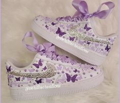 Quinceanera Heels, Lavender Quince Dresses, Surprise Dance Outfits, Quince Dresses Champagne, Bedazzled Shoes Diy, Quinceanera Shoes, Lavender Quince, Quince Dresses Purple