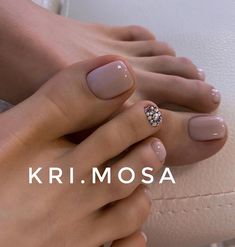 Bridal Toe Nails, Bridal Pedicure, Wedding Toe Nails, Wedding Pedicure, Pedicure Designs Toenails, Wedding Manicure, Pretty Toe Nails, Celebrity Nails, Hello Nails