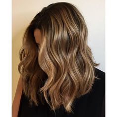 Toffee Highlights, Winter Blonde Hair, Winter Hair Color Trends, Hair Winter, Brown Hair Shades, Blond Balayage, Balayage Blonde, Long Hair Color, Brown Balayage