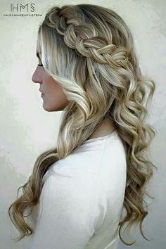 Admito que me gusto el look, esta fresco me encanta Hair Homecoming, Hairstyles Wedding, Wedding Hair Down, Long Blonde, Hairstyles Black, Formal Hairstyles, Long Blonde Hair