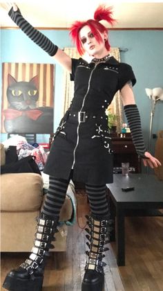 Emo Wedding Guest Outfit, Early 2000s Goth Fashion, 2000s Goth Outfits, Rivethead Fashion, Rivethead Goth, Goth Y2k Outfits, 2000 Goth, Mall Goth Hair, 80s Alternative Fashion