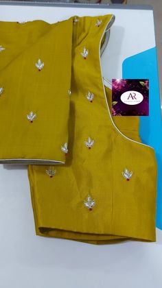 Simple Maggam Work Buties, Simple Embroidered Blouse Designs, Buties Work Blouse, Simple Work Blouse Designs Latest, Blouse Designs Aari Work, Work Blouse Designs