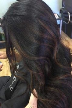 Black Hair With Brown Highlights, Rambut Brunette, Brunette Ombre, Black Hair Balayage, Brown Hair Inspo, Brunette Hair With Highlights, Black Hair With Highlights, Dark Hair With Highlights, Hair Streaks