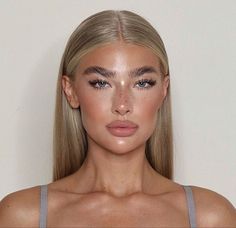 Spring Makeup Looks, Stunning Eye Makeup, Jess Hunt, Dark Eyebrows, Wife Aesthetic, Eye Makeup Looks, Braut Make-up, Blonde Hair Inspiration