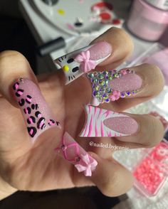 Barney Nails, Hello Kitty Nail Set, Hello Kitty Duck Nails, Cute Duck Nails, Unusual Nail Designs, Poppin Nails, Cartoons Movies, Birthday Nail, Punk Nails