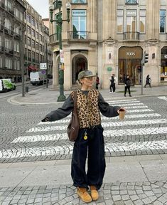 Leopard Outfits, Cold Weather Outfit, Girls Cardigan, Trendy Fall Outfits, Vest Outfits, Mode Inspo, 가을 패션, Outfits Casuales