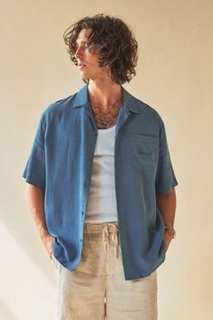 Open Button Shirt Outfit Men, Men's Holiday Outfits, Opened Button Up Shirt Outfit, Button Down Open Shirt Outfit, Men Camp Collar Shirt, Button Ups Outfits Men, Button Up Styles Men, Men Casual Shirt Outfit, Open Button Down Shirt Outfit Men Casual