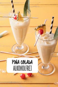 pina colada alkoholfe recipe with pineapple and cherries