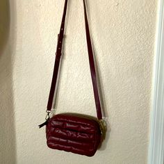 Like New,Puff Edition Leather Camera Bag,In Wine Color Exactly Cabernetand Antique Gold Hardware,Accept Offers,Free Gift With Each Purchase. Madewell Bags, Leather Camera Bag, Wine Colored, Gold Hardware, Red Gold, Madewell, Camera Bag, Antique Gold, Free Gifts