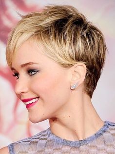 20 Layered Hairstyles for Women with ‘Problem’ Hair - Thick, Thin, Curly, Straight or Wavy Hair Problems Solved! - PoP Haircuts Hair Growth After Chemo, Short Hairstyles 2015, Cute Everyday Hairstyles, Kort Bob, Hair Trends 2015, Chemo Hair, Cute Short Haircuts, Haircut Short, Short Hair Trends