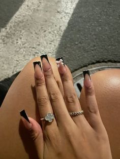 Frenchie Design Nails, Black French Tip Birthday Nails, Black Nails With Pink Bow, Pink Nails Black French Tip, Cute Short Nail Sets French Tip Square, Cute Frenchies Nails, Black French Tip Nails With Bow, Black French Tip With Bow, Black Nails Ideas Square