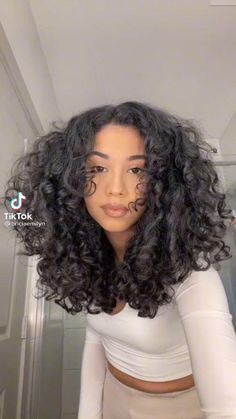 Hairstyle Curly, Curly Hair Photos, Cute Curly Hairstyles, Curly Hair Styles Easy, Hairdos For Curly Hair, Peinados Fáciles Para Cabello Corto