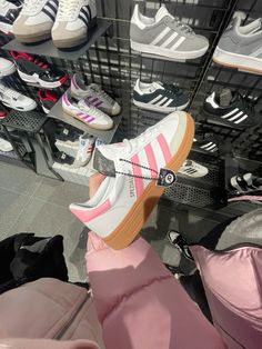 spezials adidas shoes pink sambas fashion Spezials Adidas, Adidas Shoes Pink, Pink Sambas, Pink Adidas Shoes, Shoe Trends, Shoes Pink, Hot Shoes, Other Woman, Adidas Shoes