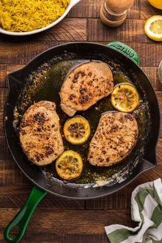 Lemon Pepper Pork Chops (Pork Chops with Lemon Pepper) - Kitchen Divas Lemon Pork Chop Recipes, Lemon Pork Chops, Pepper Pork Chops, Homemade Cheesecake Recipes, Pepper Pork, Pepper Recipe, Juicy Pork Chops