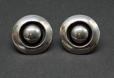 Beautiful Vintage Art Deco 925 Sterling Silver Classic Button Stud Earrings pre/owned condition measures approximately 1 inches. Vintage Art Deco, Sterling Silber, Jewelry Earrings Studs, Vintage Art, Etsy Earrings, Etsy Accessories, Jewelry Earrings, Accessory Gift, Art Deco