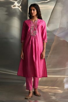 Pink chanderi kurta with placed zari embroidered egyptian motifs on bodice, embellished by sequins. Comes with pant and dupatta. - Aza Fashions Festive Handloom Palazzo Set With Straight Kurta, Festive Chanderi Handloom Palazzo Set, Festive Handloom Chanderi Palazzo Set, Elegant Handloom Kurta For Navratri, Elegant Pink Handloom Sets, Festive Handloom Sets, Designer Handloom Kurta, Handloom Sets For Navratri, Kurta And Dupatta