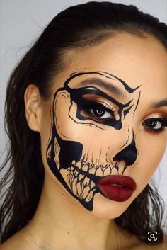 Halloween Make Up 2022, Face Makeup For Halloween For Women, Halloween Idea Make Up, Ideas For Face Painting, Cool Halloween Makeup Creative, Halloween Makeup Looks 2022, Easy Halloween Make Up Look, Heloween Make Up, Costume Makeup Easy