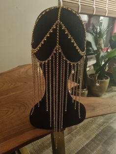 Beautiful handmade one of a kind golden moon goddess headpiece. Perfect to complement any fantasy or belly dance outfit of your dreams. Moon Goddess Outfit, Face Chains, Castles Crumbling, Golden Accessories, Ren Faire Outfits, Fire Goddess, Goddess Outfit, Goddess Crown, Golden Moon