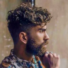 Trendy Curly Hairstyles, Curly Beard, Curly Hairstyles For Men, Curly Hair Fade, Mens Hairstyles Fade, Textured Curly Hair