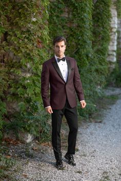 Plum Tuxedo Wedding, Garnet Tuxedo, Black And Burgundy Suit, Tuxedo Designs, Burgundy Suit Men, Mens Tux