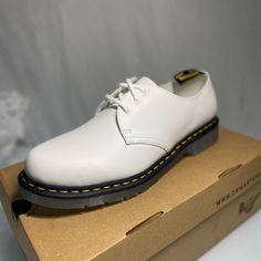 Mens Dr Martens White Leather ( Smooth ) With Bouncing Sole Airwair . Ankle Boots Have Iced Soles ( Clear Sole ) Size 10. Mens Dr Martens, Dr Martens White, Dr Martens Shoes, Martens Shoes, Dr. Martens, White Leather, Shoes Mens, Men's Shoes, Shoe Boots