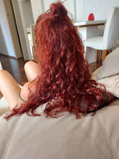 Curly Cherry Red Hair, Curly Red Hair Aesthetic, 2024 Ootd, 2024 Hair Trends For Women, 2024 Hair Trends, Fiery Red Hair, Red Curly Hair