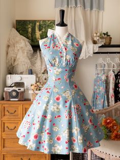 This price includes a dress and a free bowknot hairclip (not for sale), others are not included.   	 		 			Size 			S 			M 			L 			XL 			2XL 		 		 			Waist 			62-70 			68-76 			74-82 			80-88 			86-94 		 		 			Full Length 			90 			91 			92 			93 			94 Cute Fitted Sleeveless Vintage Dress, Retro Spring Dresses With Bow, Vintage Summer Dresses With Bow, Vintage Sleeveless Dress With Bow, Summer Vacation Dress, Strawberry Outfit, Apron Ideas, Kids Party Wear Dresses, Designs Dress