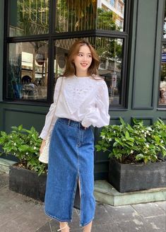 White Shirt Blouse, White Shirt, Shirt Blouses, Ootd, Pants, Fashion Design, White, Design, Trousers