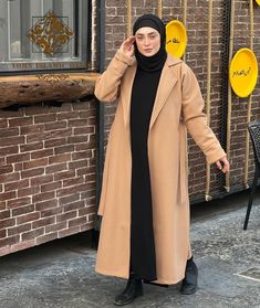 Snow Outfits For Women, Snow Outfits, Arab Girl, Mode Abaya, Snow Outfit, Set Style, Maxi Styles