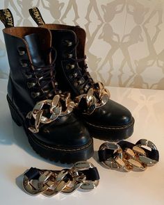 Chain Boots, Bridesmaid Outfits, Girl Patches, Boot Chains, Jeweled Collar, Womens Booties, Mermaid Sticker, Boots Combat, New Boots