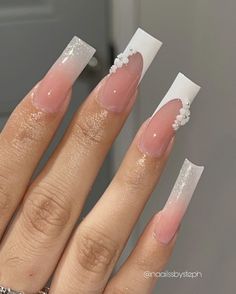 Subtle Glitter Nails, Cute Nails With Glitter, Glittery Nail Designs, White Sparkly Nails, Tapered Nails, Shades Nails, One Glitter Nails, Nails Subtle, Nail Designs Cute