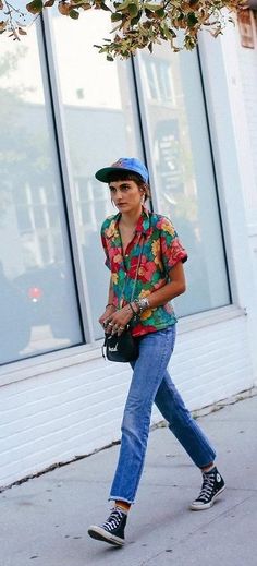 Langley Fox, How To Wear Converse, Sneakers Outfit Summer, Converse Outfits, London Fashion Weeks, Walking Down The Street, Outfits With Converse, Panel Hat, Looks Street Style