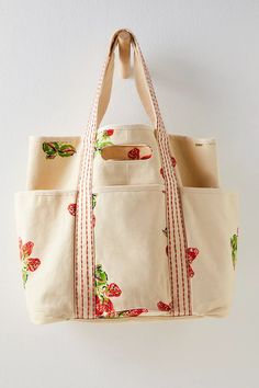 Printed Caravan Tote | Free People Oversized Style, New Wardrobe, Boho Clothing, Pocket Detail, Sewing Inspiration, Things To Buy, Boho Outfits, Caravan, Canvas Tote