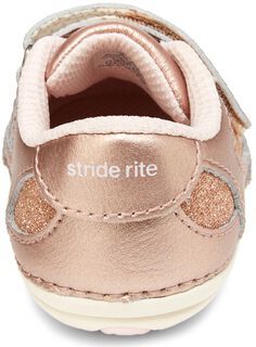 This season, metallics and florals are in. The Jazzy is a trendy-looking sneak made with rookie walkers in mind. That’s why there are rounded edges to help her recover more easily when she starts to wobble. And memory foam to keep her comfy all day. Rose Gold Sneakers, Improve Balance, Baby Sneakers, Comfort Color, Rose Gold Color, Walkers, Toddler Shoes, Beautiful Shoes, Sneakers For Sale