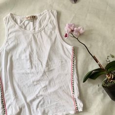 Anthro Dolan Tank With Tulip Back. Cute Tank With Embroider Detail On Sides And Tulip Flyaway Back. Nwot White Cotton Tank Top For Day Out, Anthropologie Top, Tulips, Anthropologie, White Gold, Womens Tops, Women Shopping, Gold, White