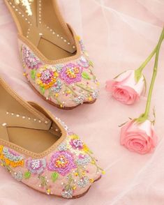 Juttis For Women, Shoe Corner, Indian Accessories, Trending Womens Shoes, Designer Party Dresses