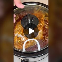 a video demonstrating how to cook food in the crock pot with an electric pressure cooker