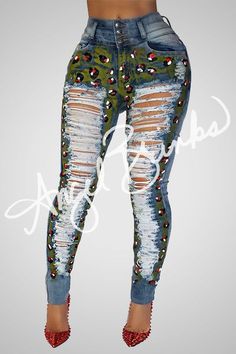 Cut Up Jeans, Angel Brinks, Solo Dance, Seasonal Outfits, Drip Drip, The Cheetah, Denim Jumper, Clothing Diy, Fall Jeans