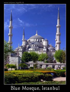 the blue mosque, istanbul is one of the most famous buildings in turkey