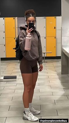 Gym fit   • Sweatshirt   • Sports bra   • Nike shoes   • Biker shorts   • Water bottle   • Back pack Rich Sporty Aesthetic, Athlete Fits, Fit Baddie, Workout Outfit Ideas, Pilates Workout Clothes, College Athlete, Modest Gym, Modest Gym Outfit