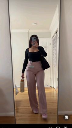 Senior Interview Outfit, College Outfits Inspo Aesthetic, Outfit Ideas Semi Formal, Front Desk Outfits, Chic Teacher Outfits, Semiformal Outfit Mujer, Classic Outfits For Women, Cute Professional Outfits, Look Zara