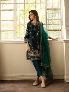 Velvet Suit Design, Misha Lakhani, Chanderi Silk Suits, Punjabi Suit Boutique, Maharani Designer Boutique, Embroidery Fashion Detail, Zardozi Embroidery, Designer Punjabi Suits