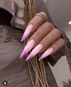 Easy Nail Polish, Pink Stiletto Nails, Gold Gel Nails, Long Almond Nails, Nagellack Trends, Minimalist Nails